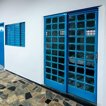 Pousada Roosevelt Quarto 04 - Pousada Central Prox Rodoviaria E Dist Industrial Otel Uberlândia Dış mekan fotoğraf