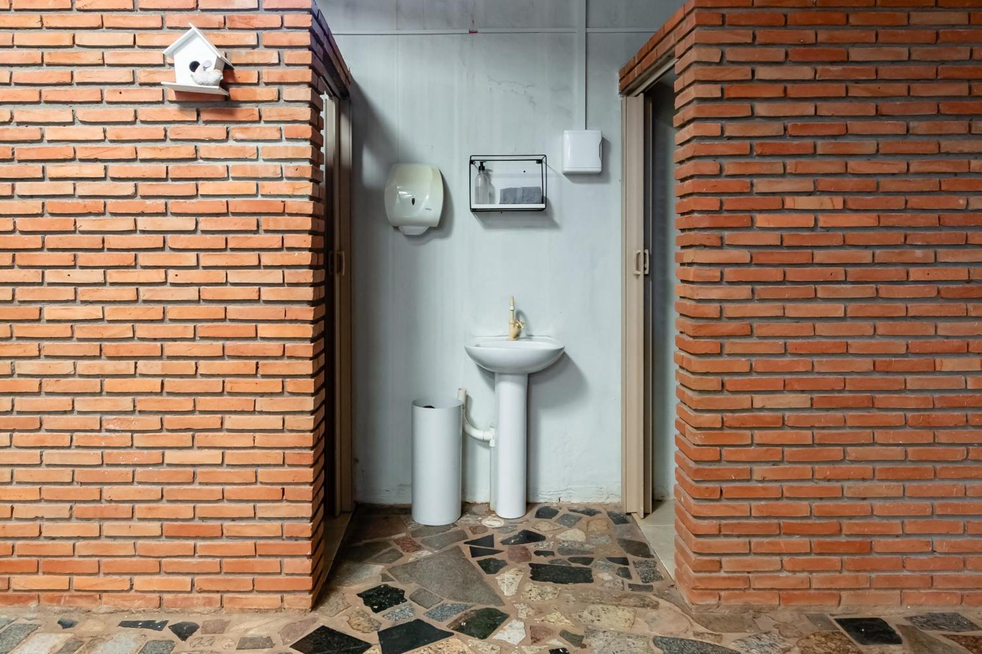 Pousada Roosevelt Quarto 04 - Pousada Central Prox Rodoviaria E Dist Industrial Otel Uberlândia Dış mekan fotoğraf